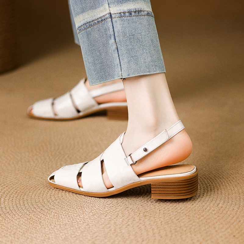 新しい夏の女性のサンダル本革の靴女性のためのスクエアトゥチャ - Casual Sandal Leather のレビューと価格